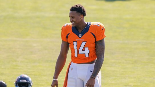 Broncos WR Sutton injures shoulder in practice (NFL)