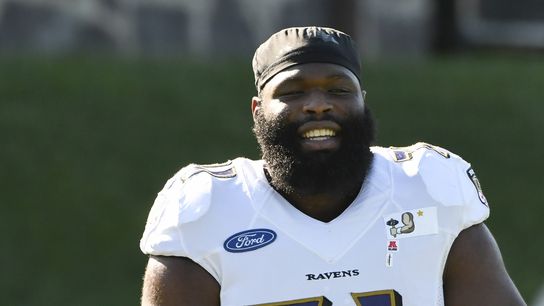 Ravens elect not to elevate RBs Le’Veon Bell, Devonta Freeman (NFL)