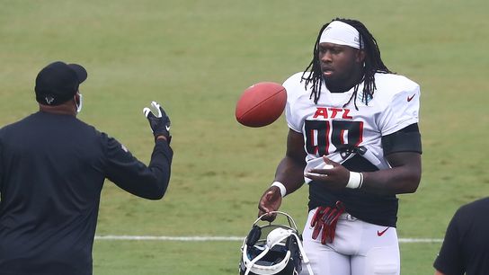 Bengals waive DE McKinley after failed physical (NFL)