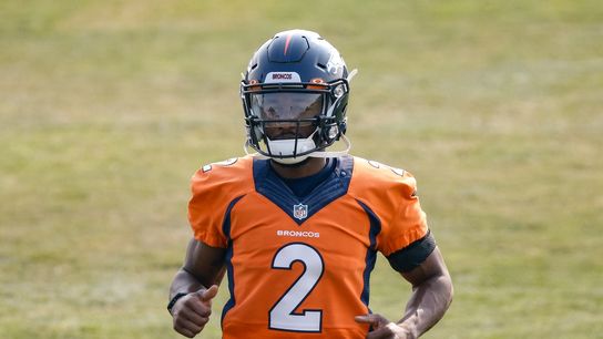 Broncos activate rookie Hinton to play QB (NFL)