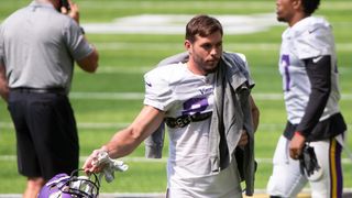 Vikings S Smith ejected vs. Texans (NFL)