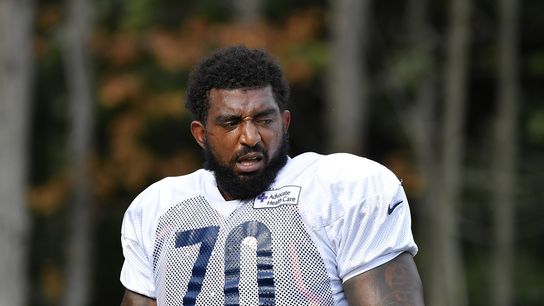 Report: Bears decline option on RT Bobby Massie (NFL)