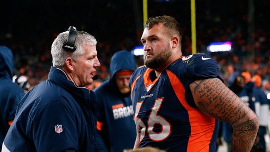 Report: Broncos OL coach Munchak in COVID protocol (NFL)