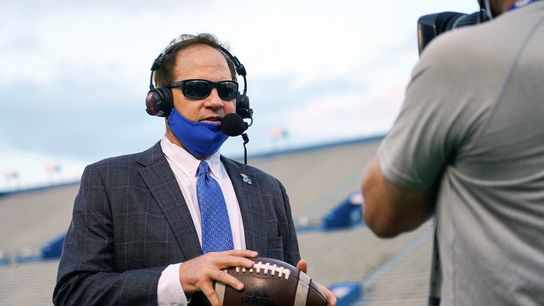 Report: Les Miles hosted female students at LSU-area condo (College Football)