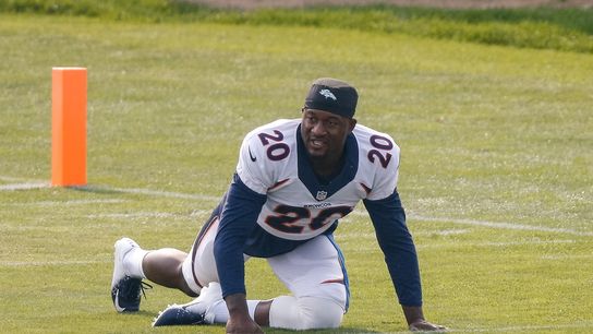 Report: Broncos CB Dawson (ACL) out for season (NFL)