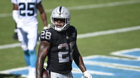 Raiders’ standouts RB Jacobs, TE Waller miss practice (NFL)