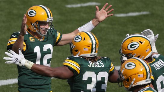 Jones scores three TDs as Packers pound Lions (NFL)