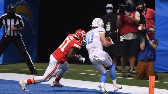 QB Herbert debuts for Chargers after Taylor injury (NFL)