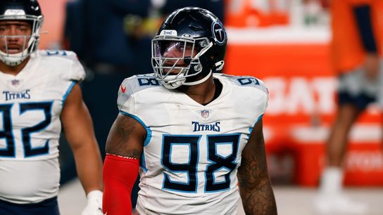 Titans activate DE Simmons, put RB Evans on IR (NFL)