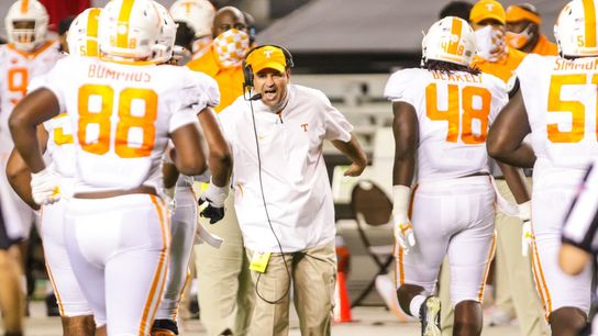 SEC to coaches, staff: Wear your masks (College Football)