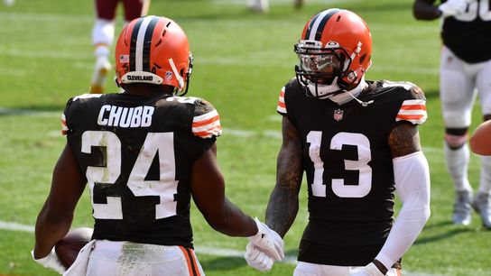 Browns RB Chubb leaves with knee injury (NFL)