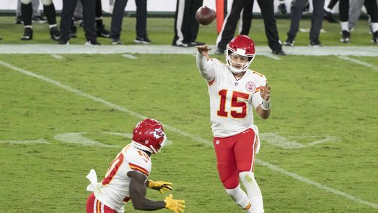 QBs headline Chiefs-Patriots showdown in KC (NFL)