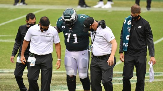 Report: Eagles LT Peters goes on IR (NFL)