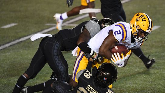 No. 20 LSU gets first win, hammers Vanderbilt (College Football)