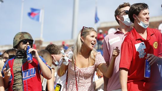 SMU student section removed for violating COVID protocols (College Football)