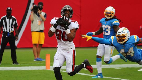 NFL injury notebook: Bucs fear TE Howard done for season (NFL)