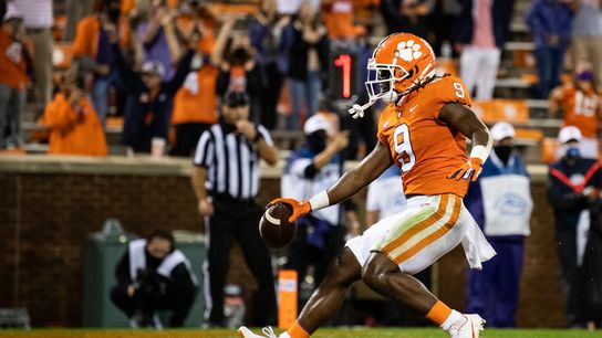Led by Lawrence, No. 1 Clemson rolls over No. 7 Miami (College Football)