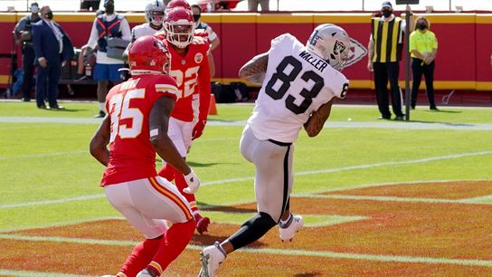 Carr and Raiders snap Chiefs' 13-game win streak (NFL)