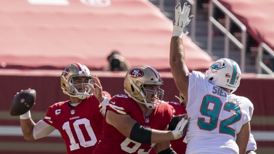 49ers bench QB Garoppolo at halftime (NFL)