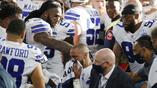 Dallas QB Prescott carted off with leg injury (NFL)