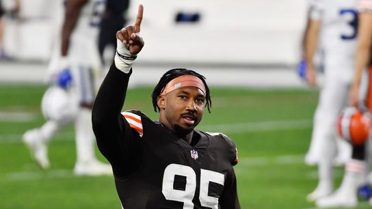 Browns DE Garrett to have MRI on knee (NFL)
