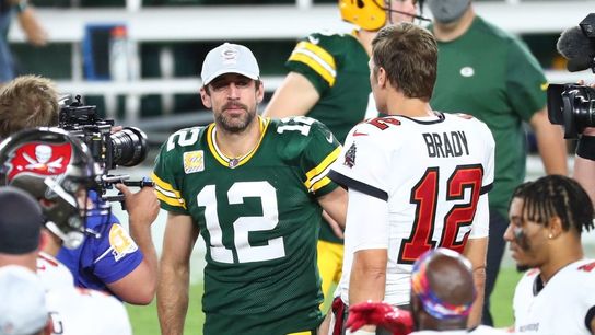 QB1, done: Starters sit preseason openers (NFL)