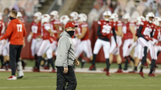 Wisconsin coach tests positive; Badgers cancel Saturday game (College Football)