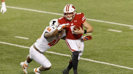 Mertz is magical as No. 14 Wisconsin whips Illinois (College Football)