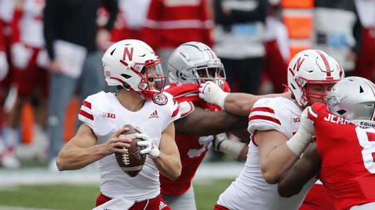 Illinois, Nebraska look to build behind young QBs (College Football)