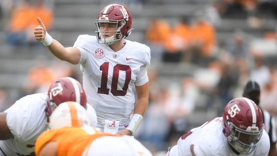 Justin Fields, Mac Jones emerge as Heisman favorites (College Football)