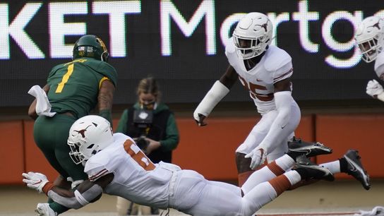 Texas' leading tackler transfers to Tennessee (College Football)
