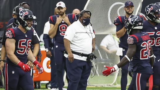 Report: Texans considering Crennel to coach in 2021 (NFL)