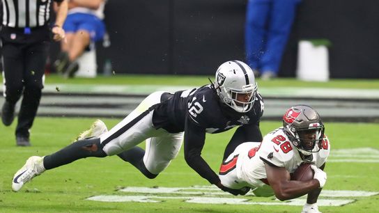 Raiders place LB Littleton on COVID-19 list (NFL)