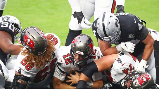 Brady, Bucs breeze past Raiders (NFL)