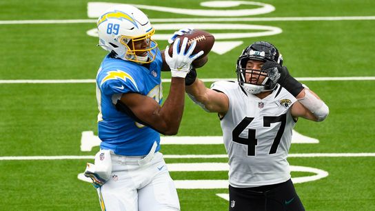 Herbert accounts for 4 TDs as Chargers roll past Jaguars (NFL)