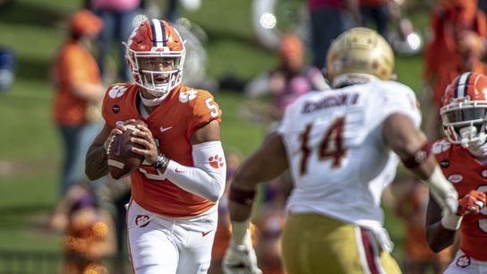 Uiagalelei thrives as No. 1 Clemson escapes vs. Boston College (College Football)