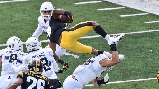 Northwestern rallies to upend Iowa, 21-20 (College Football)