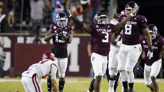 No. 8 Texas A&M rolls past Arkansas (College Football)