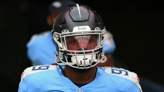 Report: Titans DE Clowney (knee) may need surgery (NFL)