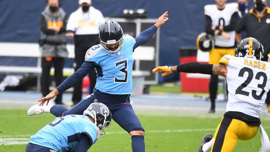 Titans K Gostkowski lands on COVID list (NFL)