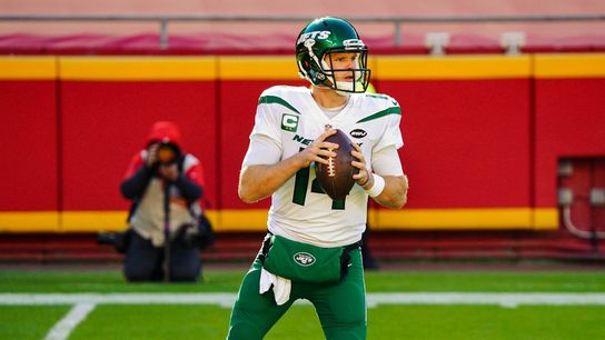 Darnold aggravates shoulder, not practicing (NFL)