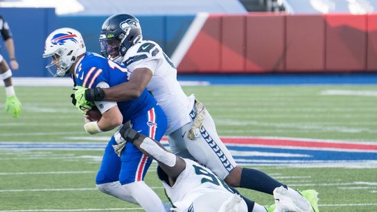 Seahawks re-sign DE Carlos Dunlap (NFL)