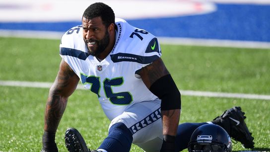 Report: Seahawks rework LT Duane Brown's contract (NFL)