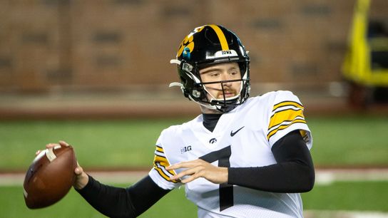 Hawkeyes hammer host Gophers, climb to .500 (College Football)