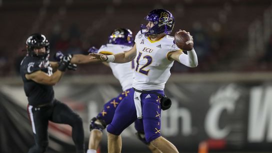 Ridder throws 3 TD passes as No. 7 Cincinnati routs ECU (College Football)