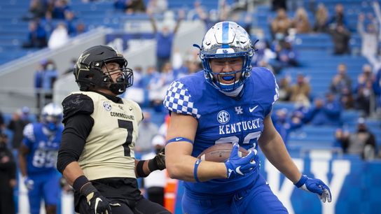 Kentucky secures narrow win over Vanderbilt (College Football)