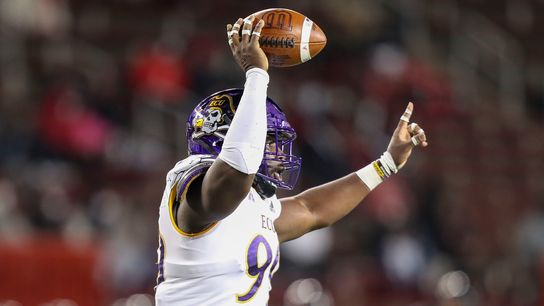 Snead helps East Carolina knock off Temple (College Football)