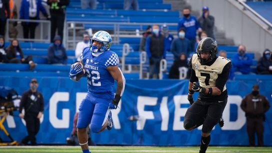 Kentucky not dwelling on skid, focused on Vandy (College Football)