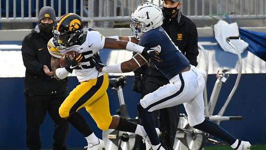Iowa rolls, Penn State 0-5 for first time (College Football)