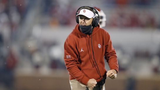 Defenses enter picture as No. 14 Oklahoma visits West Virginia (College Football)